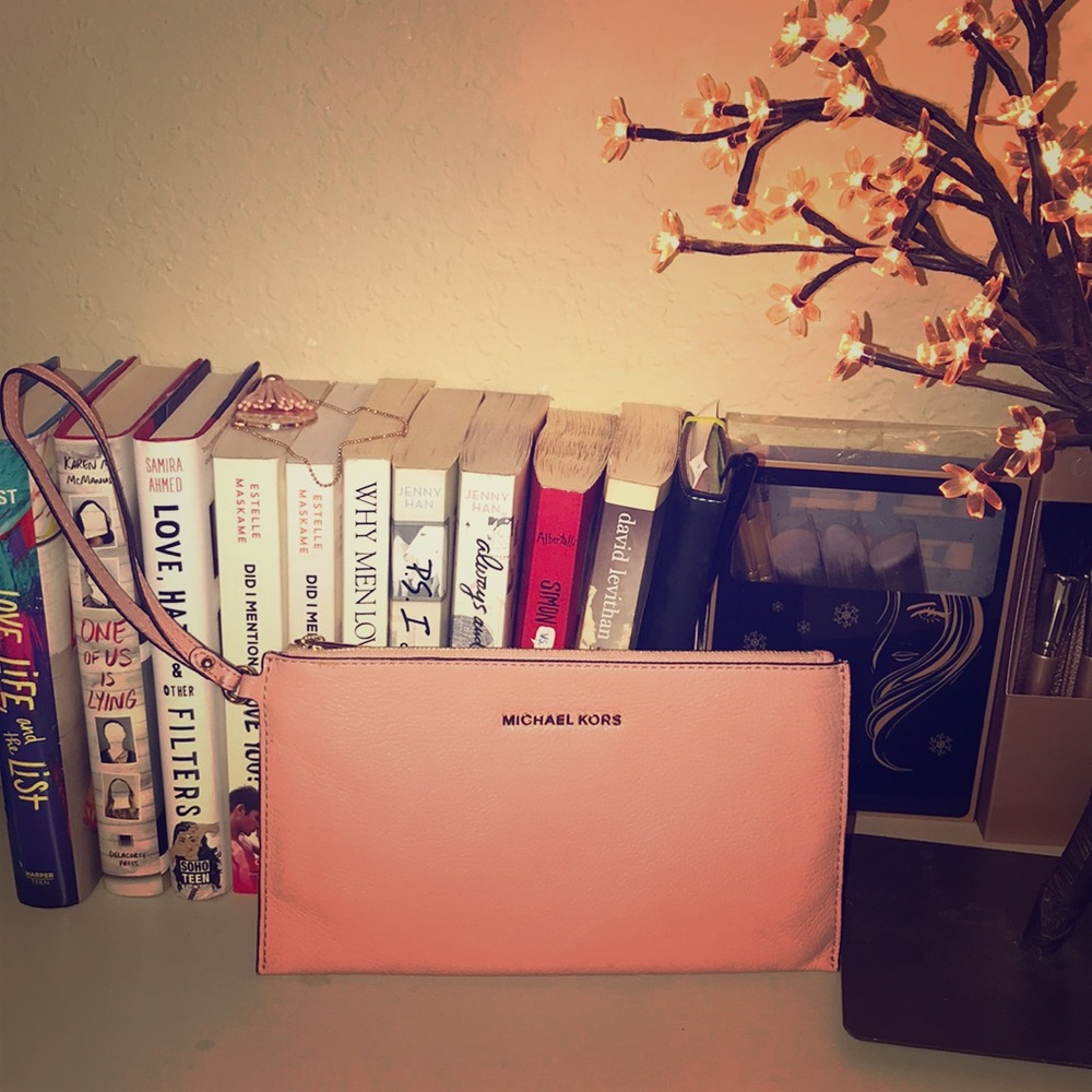 Authentic Michael Kors Bedford Clutch/Wristlet
